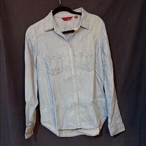 G.I.L.I. Light Blue Denim  button down shirt Size 6 NWOT